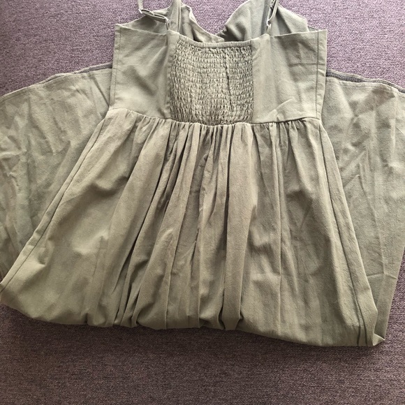 Dress - Picture 3 of 4